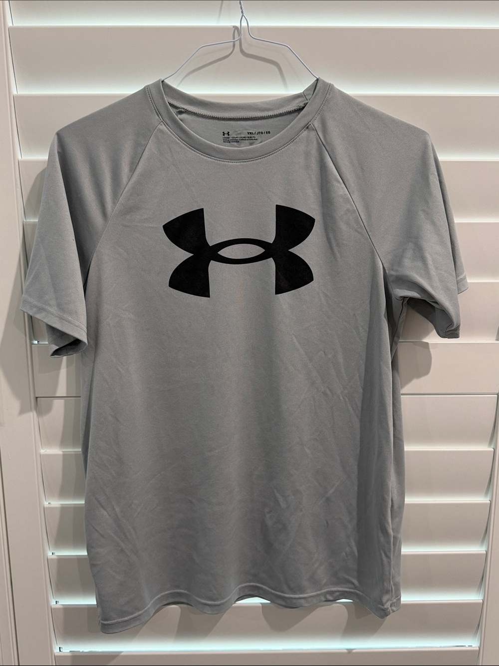 Youth Under Armour Light Gray Short Sleeve Performance Tee with Black Logo